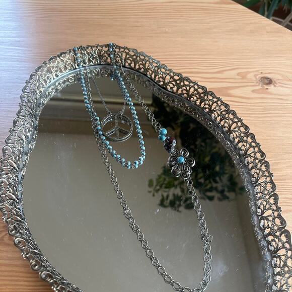 Women’s Layered Necklace Silver Peace Sign Floral Asymmetrical Y2K Early 2000s - Picture 2 of 3